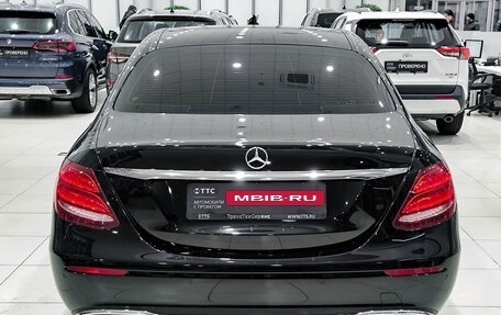 Mercedes-Benz E-Класс, 2018 год, 2 995 000 рублей, 10 фотография