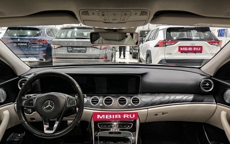 Mercedes-Benz E-Класс, 2018 год, 2 995 000 рублей, 18 фотография