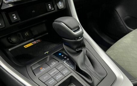 Toyota RAV4, 2025 год, 4 169 000 рублей, 18 фотография