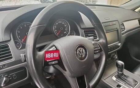 Volkswagen Touareg III, 2011 год, 2 200 000 рублей, 2 фотография