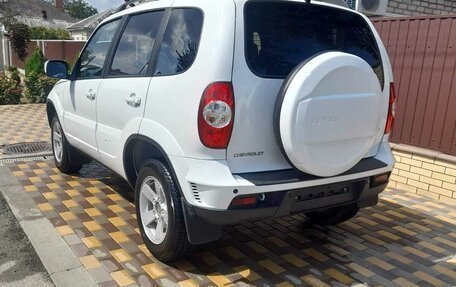 Chevrolet Niva I рестайлинг, 2018 год, 1 200 000 рублей, 3 фотография