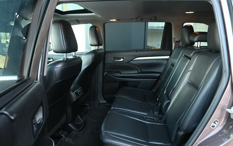 Toyota Highlander III, 2019 год, 4 030 000 рублей, 12 фотография