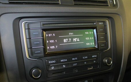 Volkswagen Jetta VI, 2013 год, 924 000 рублей, 12 фотография