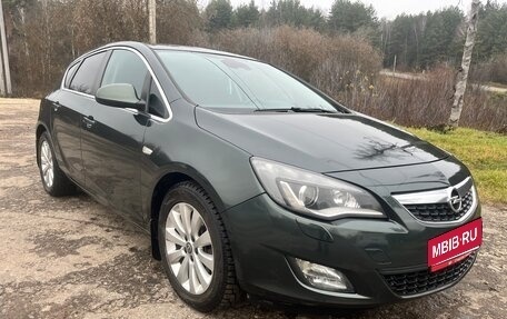 Opel Astra J, 2010 год, 690 000 рублей, 1 фотография