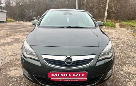 Opel Astra J, 2010 год, 690 000 рублей, 8 фотография