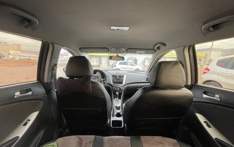 Hyundai Solaris II рестайлинг, 2011 год, 750 000 рублей, 4 фотография