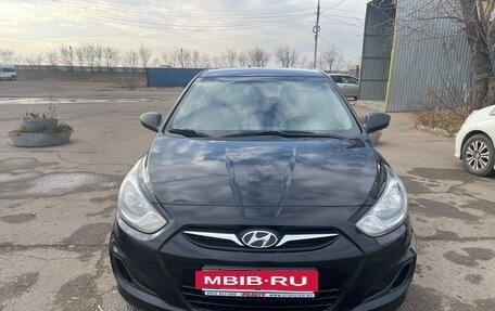 Hyundai Solaris II рестайлинг, 2011 год, 750 000 рублей, 6 фотография