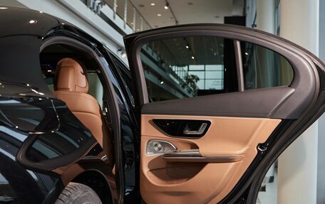 Mercedes-Benz E-Класс, 2025 год, 11 000 000 рублей, 23 фотография