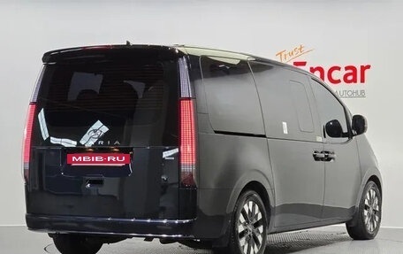 Hyundai Staria, 2022 год, 3 740 000 рублей, 2 фотография