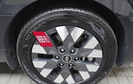 Hyundai Staria, 2022 год, 3 740 000 рублей, 5 фотография