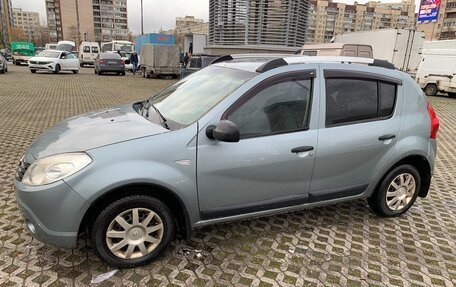 Renault Sandero I, 2010 год, 380 000 рублей, 2 фотография