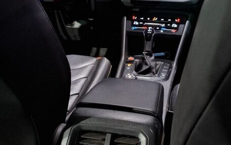 Volkswagen Tiguan II, 2021 год, 3 800 000 рублей, 11 фотография