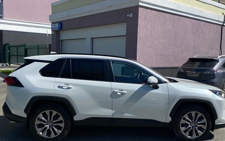 Toyota RAV4, 2022 год, 4 200 000 рублей, 5 фотография