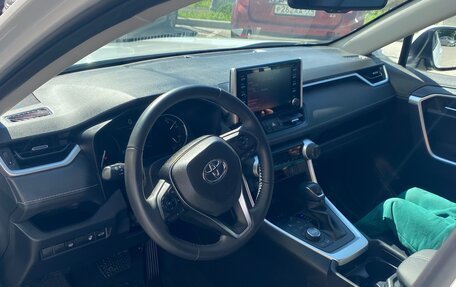 Toyota RAV4, 2022 год, 4 200 000 рублей, 8 фотография