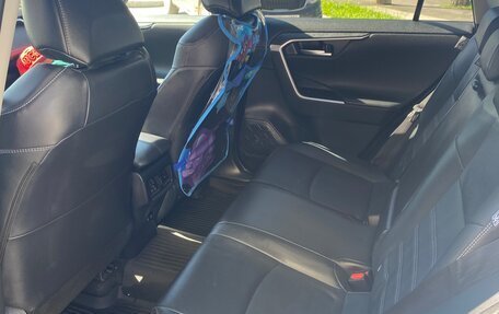 Toyota RAV4, 2022 год, 4 200 000 рублей, 7 фотография