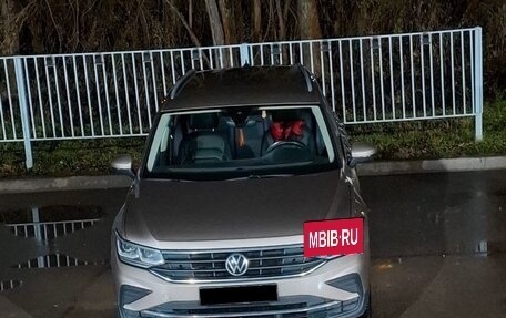 Volkswagen Tiguan II, 2021 год, 3 800 000 рублей, 17 фотография