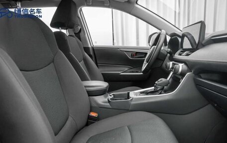 Toyota RAV4, 2022 год, 2 400 000 рублей, 13 фотография