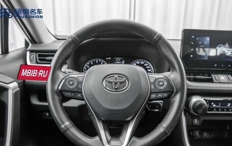 Toyota RAV4, 2022 год, 2 400 000 рублей, 11 фотография