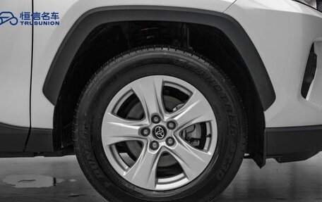 Toyota RAV4, 2022 год, 2 400 000 рублей, 19 фотография