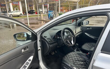 Hyundai Solaris II рестайлинг, 2015 год, 900 000 рублей, 9 фотография