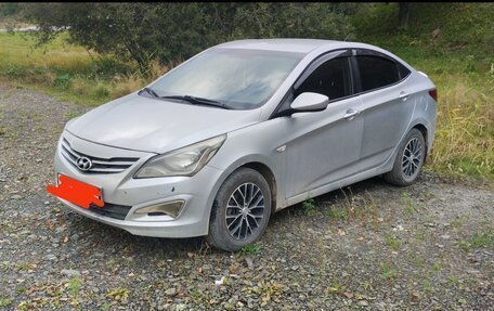 Hyundai Solaris II рестайлинг, 2015 год, 900 000 рублей, 2 фотография