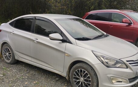Hyundai Solaris II рестайлинг, 2015 год, 900 000 рублей, 11 фотография