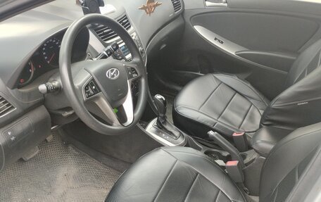 Hyundai Solaris II рестайлинг, 2015 год, 900 000 рублей, 9 фотография