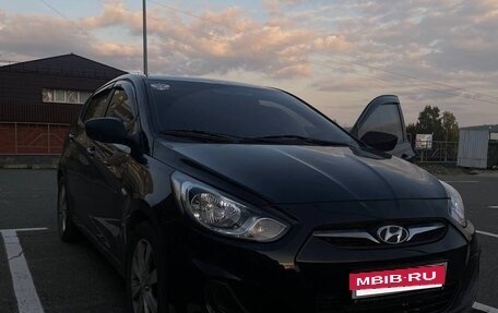 Hyundai Solaris II рестайлинг, 2014 год, 600 000 рублей, 5 фотография