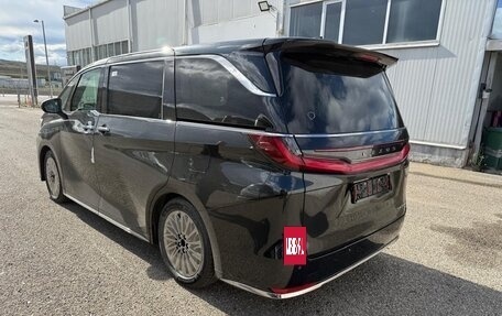 Lexus LM, 2025 год, 18 000 000 рублей, 2 фотография