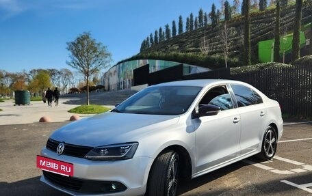 Volkswagen Jetta VI, 2012 год, 1 020 000 рублей, 3 фотография