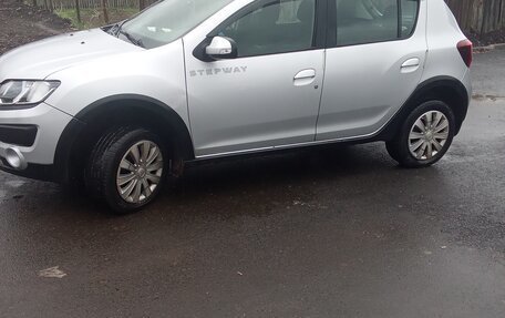 Renault Sandero II рестайлинг, 2015 год, 970 000 рублей, 1 фотография