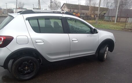 Renault Sandero II рестайлинг, 2015 год, 970 000 рублей, 3 фотография