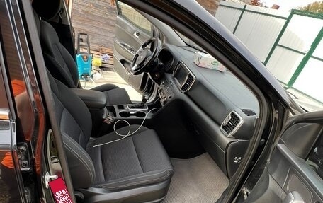 KIA Sportage IV рестайлинг, 2017 год, 1 800 000 рублей, 9 фотография