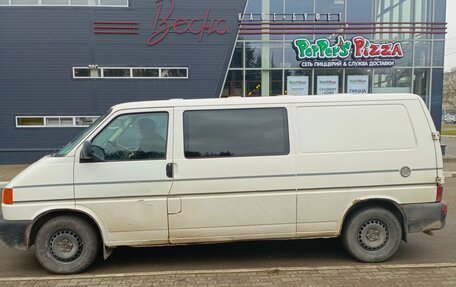 Volkswagen Transporter T4, 2001 год, 850 000 рублей, 1 фотография