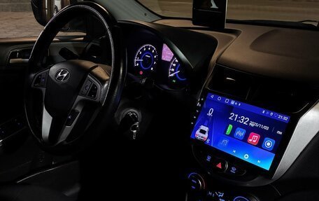 Hyundai Solaris II рестайлинг, 2015 год, 950 000 рублей, 2 фотография