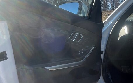 BMW 3 серия, 2019 год, 3 100 000 рублей, 16 фотография