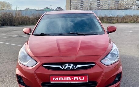 Hyundai Solaris II рестайлинг, 2011 год, 900 000 рублей, 1 фотография