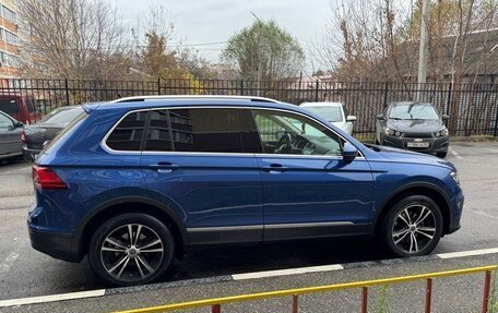 Volkswagen Tiguan II, 2019 год, 2 450 000 рублей, 2 фотография