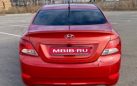 Hyundai Solaris II рестайлинг, 2011 год, 900 000 рублей, 2 фотография