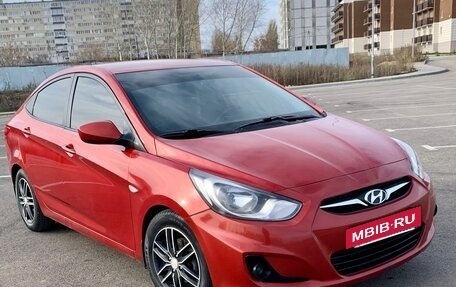 Hyundai Solaris II рестайлинг, 2011 год, 900 000 рублей, 6 фотография