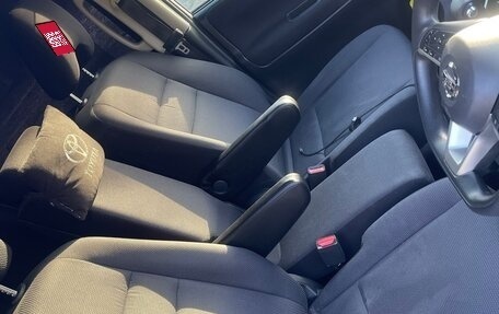 Nissan Serena IV, 2018 год, 1 900 000 рублей, 9 фотография