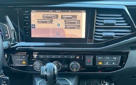 Volkswagen Transporter T6 рестайлинг, 2022 год, 3 445 000 рублей, 13 фотография