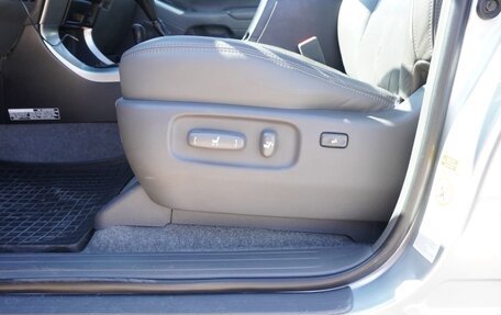 Toyota Land Cruiser Prado 120 рестайлинг, 2006 год, 1 925 000 рублей, 17 фотография