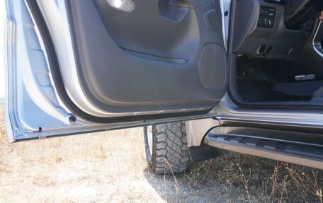 Toyota Land Cruiser Prado 120 рестайлинг, 2006 год, 1 925 000 рублей, 16 фотография