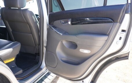 Toyota Land Cruiser Prado 120 рестайлинг, 2006 год, 1 925 000 рублей, 31 фотография