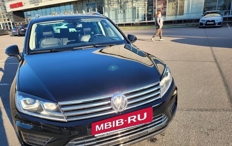 Volkswagen Touareg III, 2015 год, 3 020 000 рублей, 4 фотография