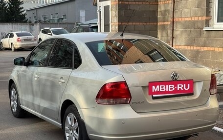 Volkswagen Polo VI (EU Market), 2011 год, 750 000 рублей, 2 фотография