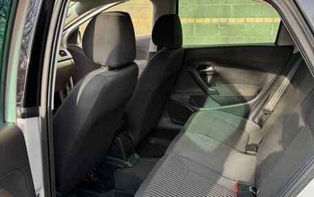 Volkswagen Polo VI (EU Market), 2011 год, 750 000 рублей, 12 фотография