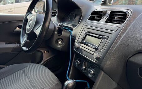 Volkswagen Polo VI (EU Market), 2011 год, 750 000 рублей, 17 фотография