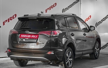 Toyota RAV4, 2019 год, 2 360 000 рублей, 6 фотография